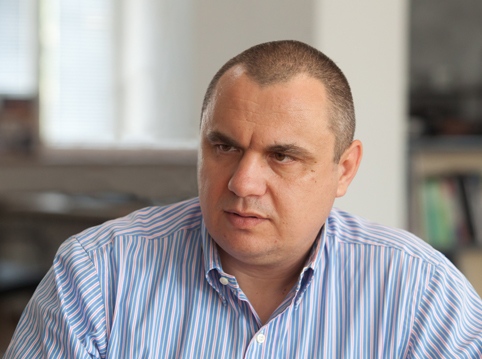 В случая с нападението над 18 годишното момиче с 400 шева