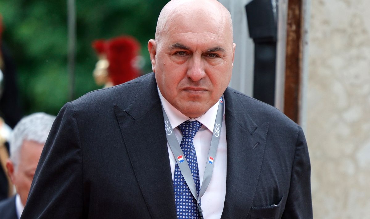 Италианският министър на отбраната Гуидо Крозето допусна в интервю пред