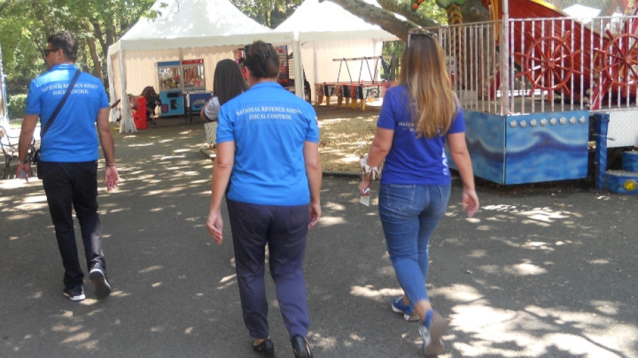 Над 800 търговски обекта са проверени по Южното Черноморие съобщават