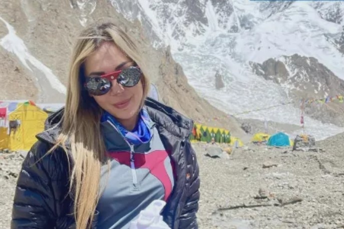 Силвия Аздреева първата българка изкачила К2 се прибира в България