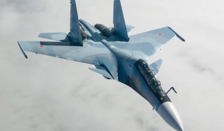Москва е вдигнала изтребител Су 30 над Черно море за да