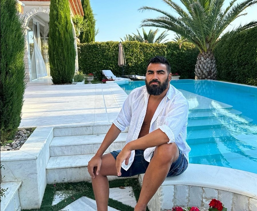 Азис сподели снимка с дъщеря си навръх рождения й ден