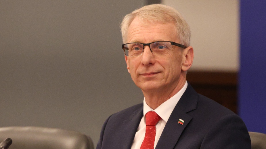 Министър председателят Николай Денков отговаря на живо на въпроси на граждани