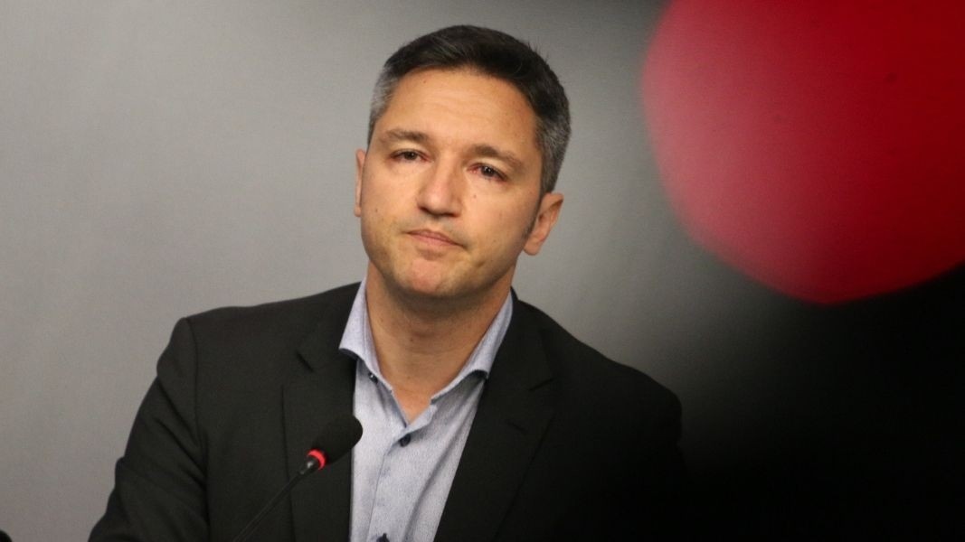 Вчера станахме свидетели на абсурден подход към промяна на важно