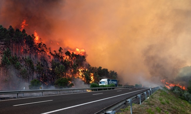Днес е забранено придвижването в горските райони на Халкидики поради