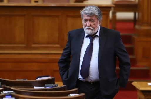 Вежди Рашидов подава оставка като депутат Това обяви самият той в