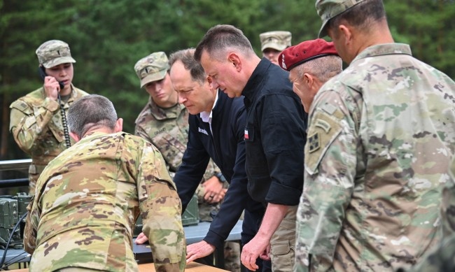 Полша планира да премести до 10 000 войници на границата