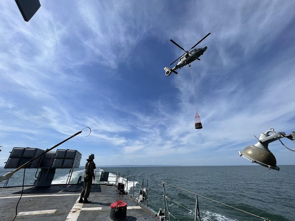 Министърът на отбраната Тодор Тагарев и началникът на отбраната адмирал