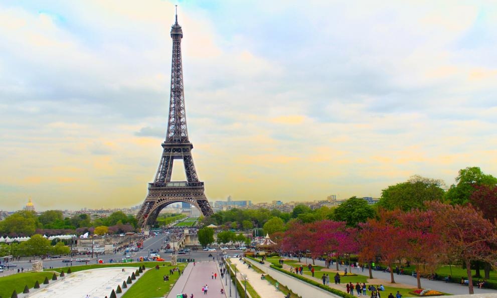 Сигнал за тревога предизвика евакуация на три етажа на Айфеловата