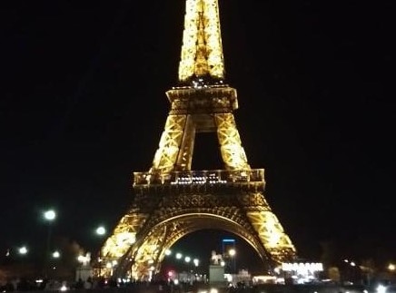 Двама американски туристи останаха заключени на Айфеловата кула в Париж