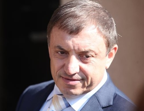 Алексей Петров e бизнесмен, политик и преподавател, експерт по корпоративна