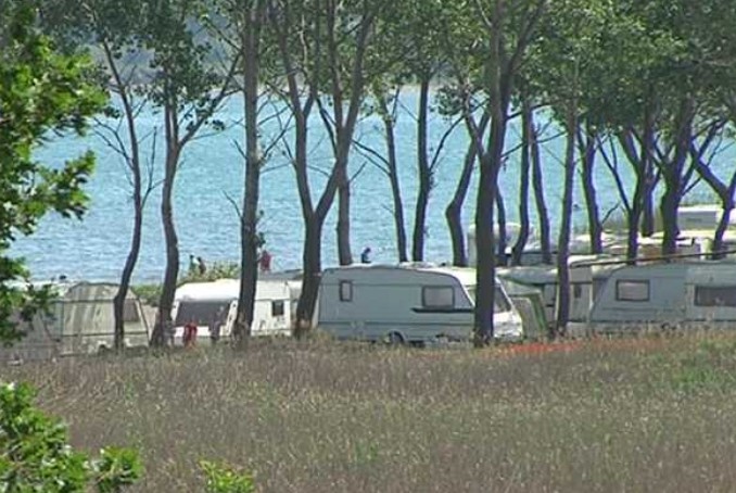 Служители на РУ Созопол установиха 19 незаконни каравани върху дюни