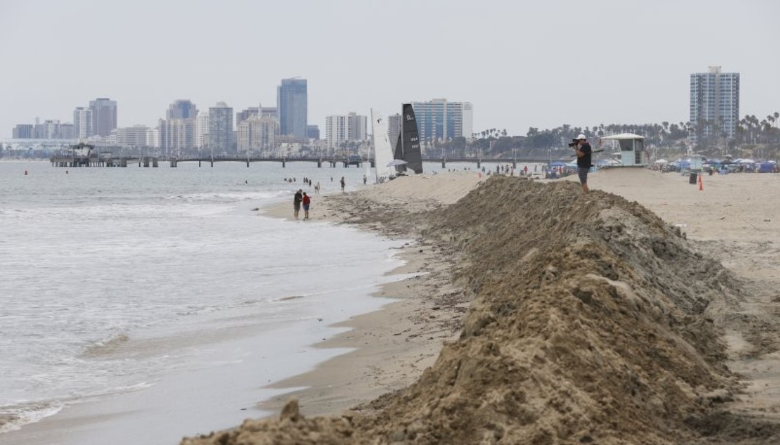 Консулството на България в Лос Анджелис обяви спешни контакти във
