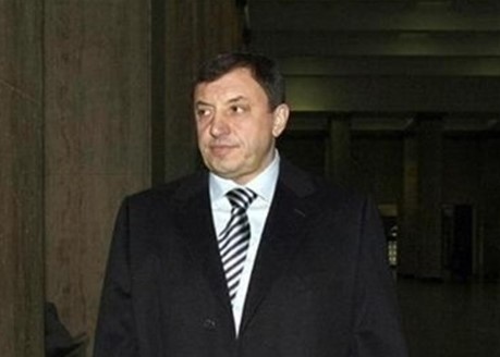 След убийството на застрахователния бос две жени и две дъщери