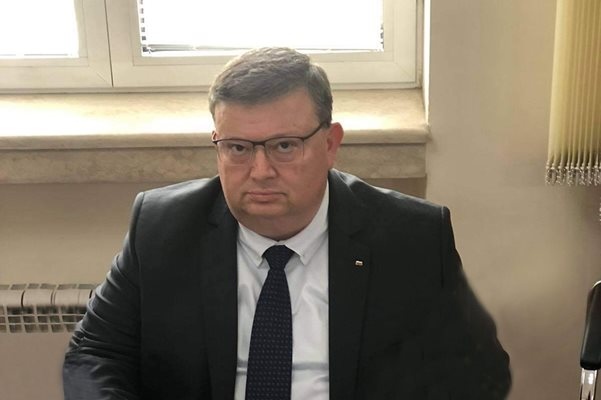 Бившият главен прокурор и бивш председател на КПКОНПИ е загубил