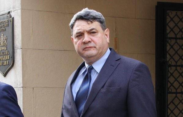 Министърът на вътрешните работи Калин Стоянов внесе предложение до президента