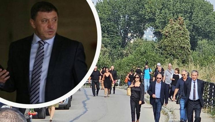 С пециалистът по киберсигурност Християн Бойков в една от компаниите на