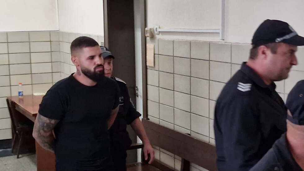 Обвиняемият за случая с 18 годишното момиче от Стара Загора иска