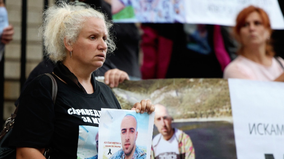 Нов протест на кръговото кръстовище до село Цалапица събира жителите