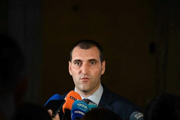 Васил Божков е опитал да изнасили шефка на Държавната комисия