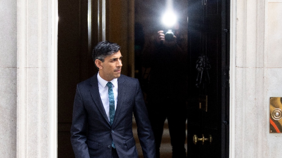 Във Великобритания бившият министър на културата Надин Дорис подаде оставка