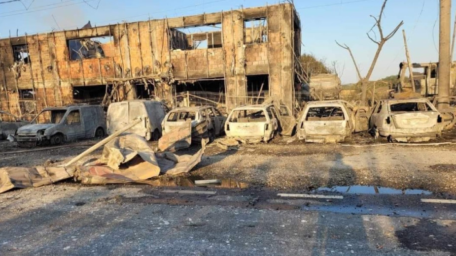 Две са вече жертвите на снощната експлозиите в бензиностанции в