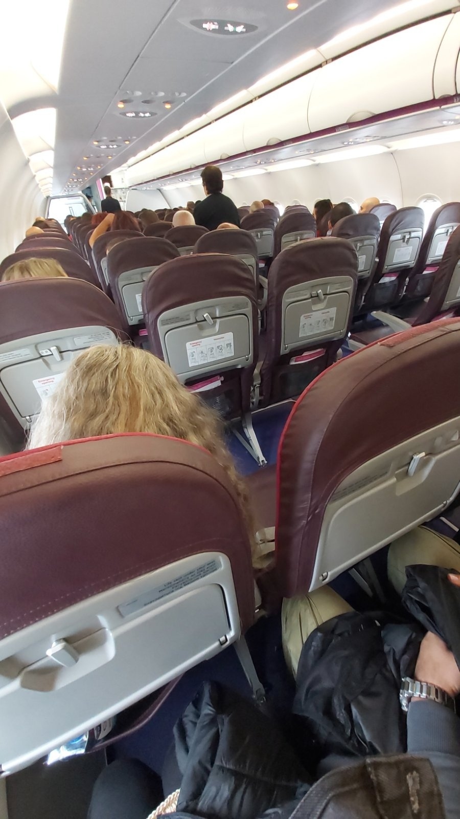 Самолетът на Wizz Air от Меминген до София излетя най накрая