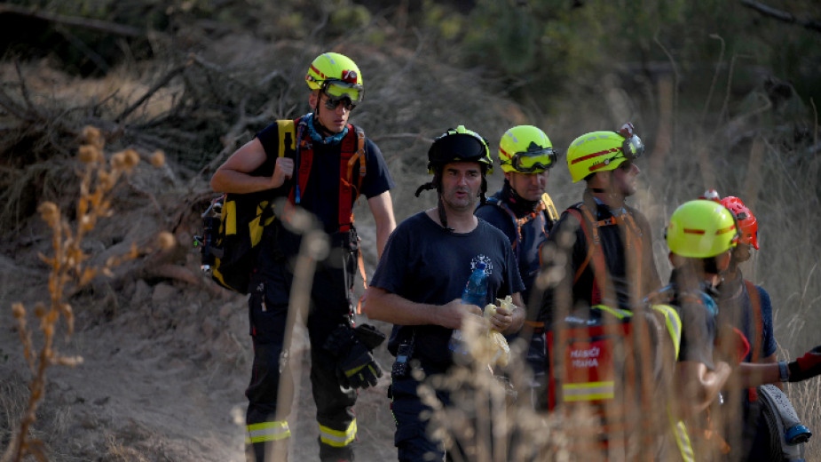 Продължава борбата с активни пожари в Северна Гърция Властите евакуираха