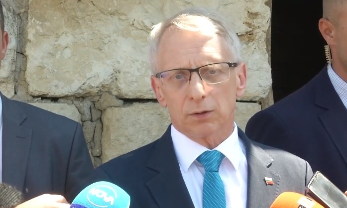 Президентът се опитваше да бутне правителството още преди да се сформира Това