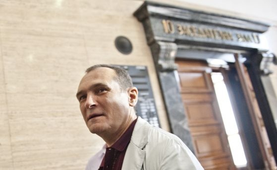 Над 4 часа продължи разпитът на Васил Божков заради твърденията