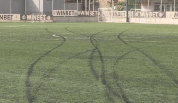 Борбата за живота на момчето ударено от мълния продължава съобщиха