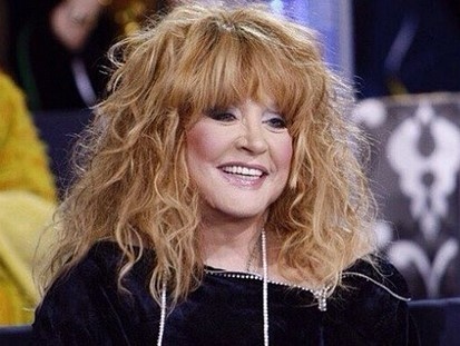 Руската поп звезда Алла Пугачова е била приета по спешност