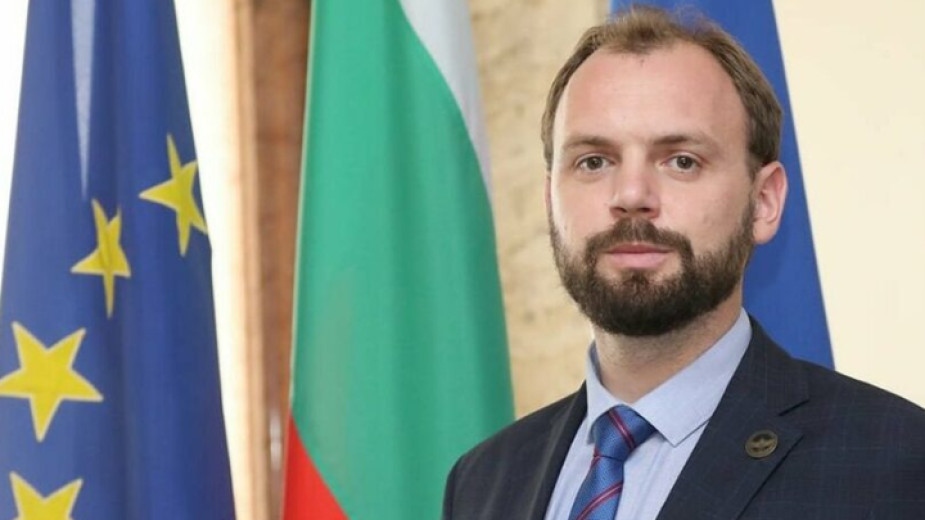 Бившият здравен министър Костадин Ангелов публикува в профила си във