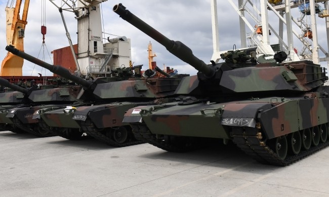 Правителството Байдън ще изпрати за пръв път на Украйна бронебойни