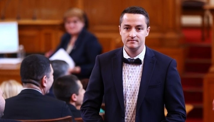 Крайната дестинация на поведението на президента е изваждането на България