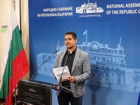 Независимият депутат Радостин Василев ще участва в местните избори Това