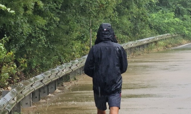 Никой да не влиза в морето в следващите 48 часа