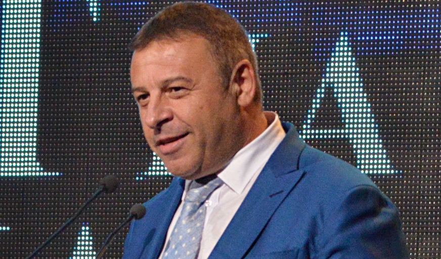 Бившият кмет на Благоевград Атанас Камбитов обяви с публикация във