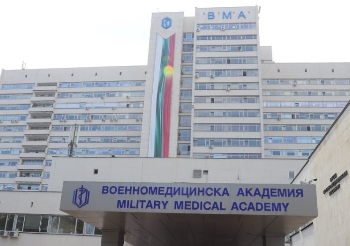 2000 военнослужещи и цивилни служители от различни военни формирования са