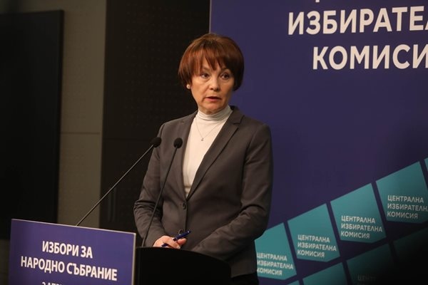 51 партии и 8 коалиции са подали до момента документите