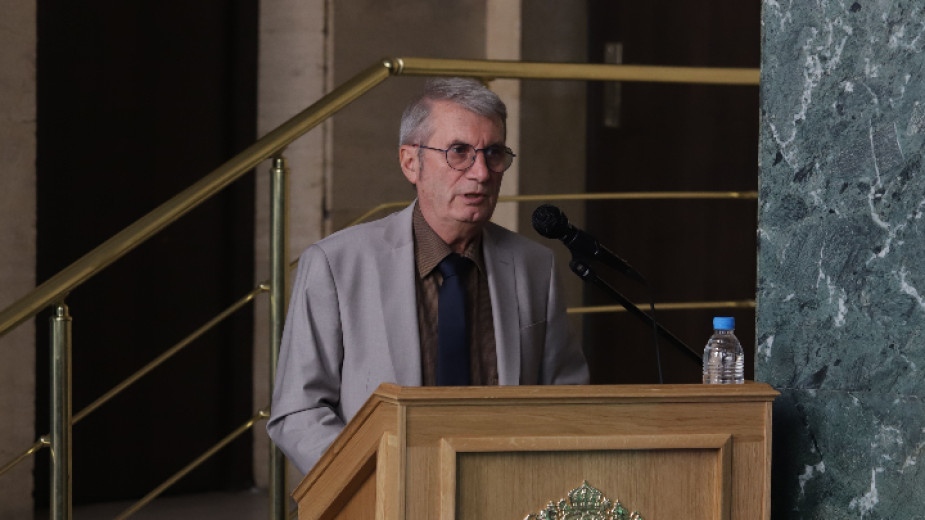 Министърът на здравеопазването Христо Хинков заяви че има известни резерви