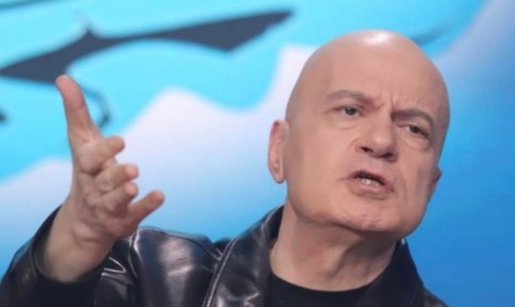 Вие уважаеми хора които четете тези редове сте свободни имате