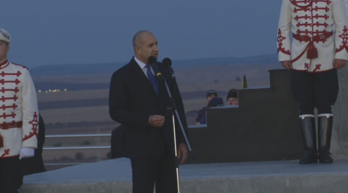 Откритият вчера от президента Румен Радев пилон в Ямбол на който