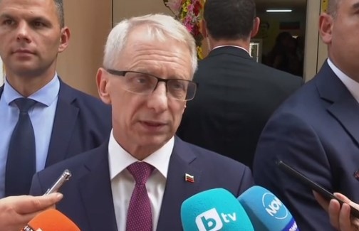 Все повече този протест започва да придобива политически характер –