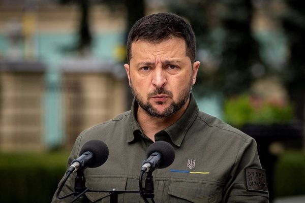 Украинският президент Володимир Зеленски планира да се яви лично на
