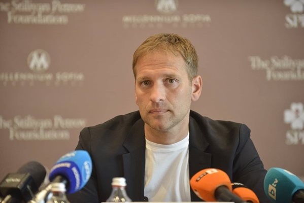 Стилиян Петров отново атакува БФС в социалните мрежи Ето какво