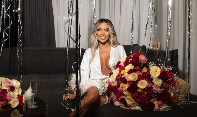 Плеймейтката Златка Райкова отпразнува моминското си парти в петък вечер