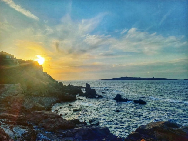 Времето ще се задържи облачно предаде БНТ На места ще