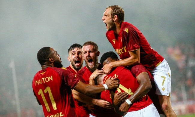 ЦСКА София победи с 2 0 ЦСКА 1948 на Армията в среща