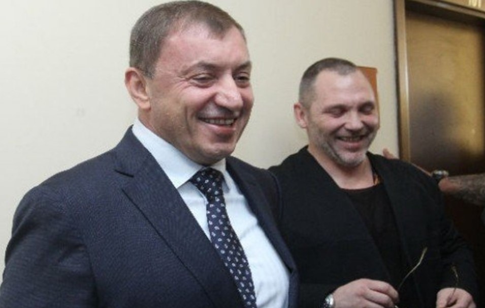 По всичко личи че с опазването на бизнеса на разстреляния